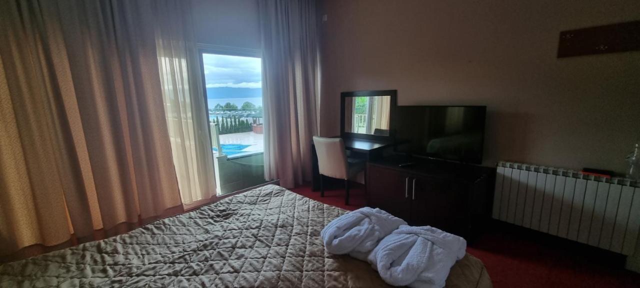 Hotel Bluebell Охрид Екстериор снимка