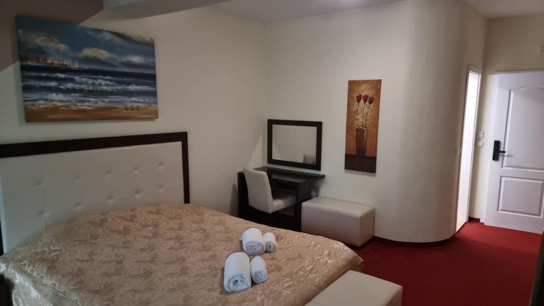 Hotel Bluebell Охрид Екстериор снимка
