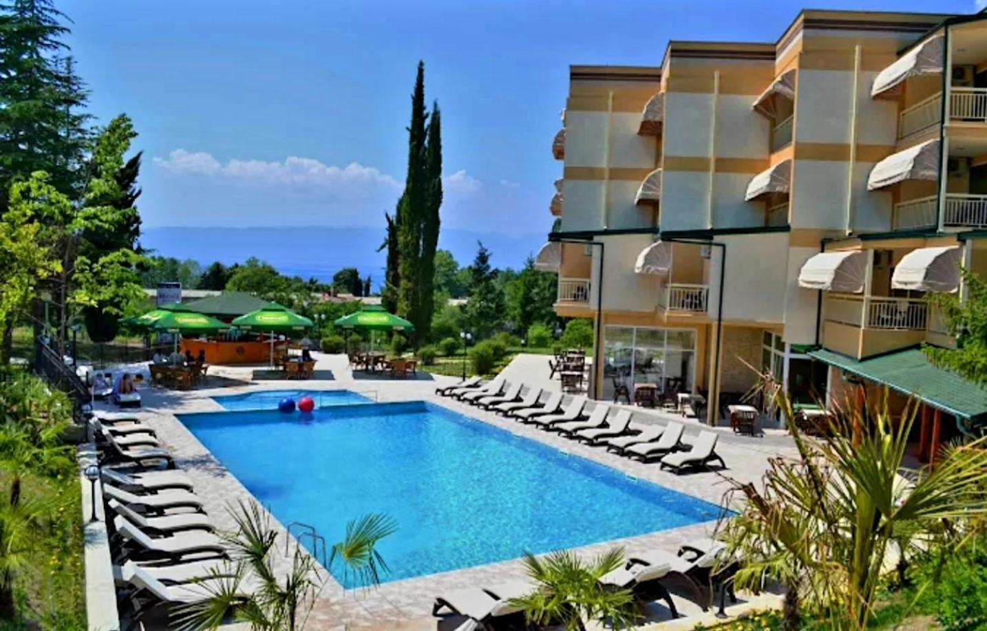 Hotel Bluebell Охрид Екстериор снимка